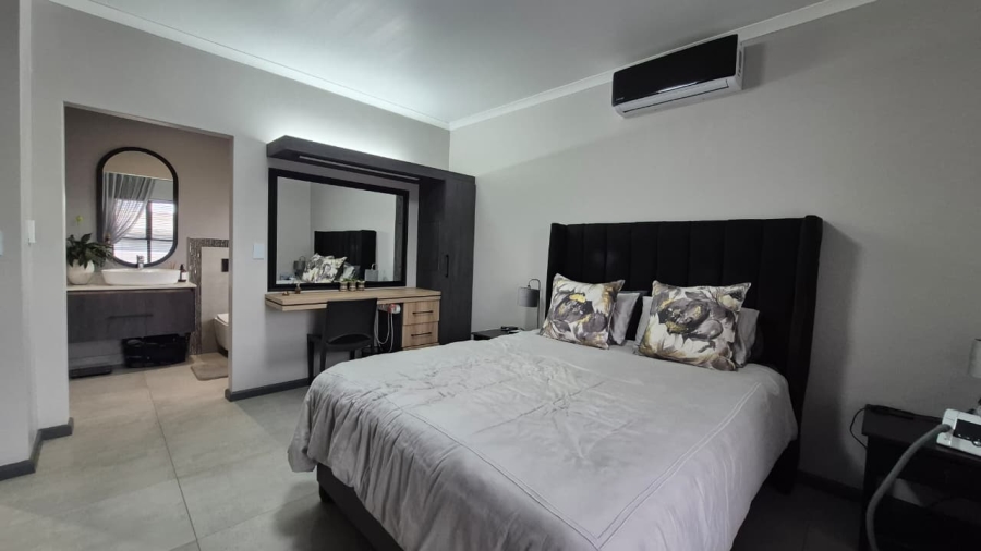 3 Bedroom Property for Sale in Altona Western Cape